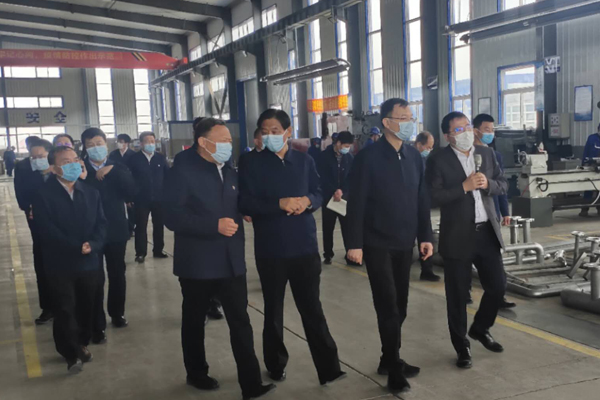 2020年4月16日省委副書記周波來(lái)我公司視察工作 2020年4月16日省委副書記周波來(lái)我公司視察工作